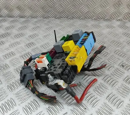 Mercedes-Benz Vito Viano W447 Fuse module A2469067100