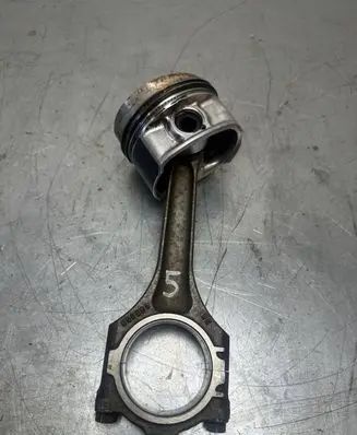 Volkswagen Golf III Piston with connecting rod 021e