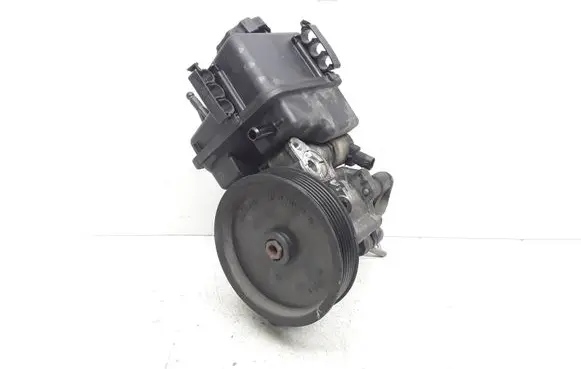 Mercedes-Benz E C207 W207 Power steering pump 0064662601