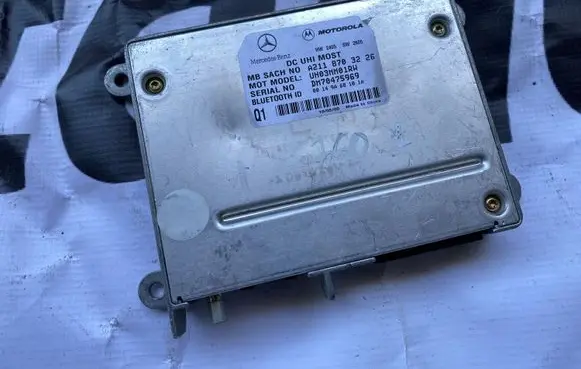 Mercedes-Benz R W251 Bluetooth control unit module A2118703226 2118703226