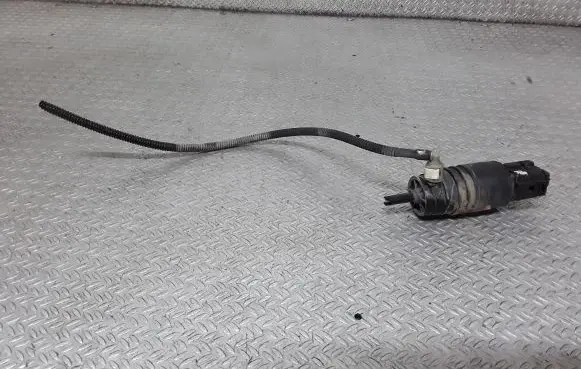 Volkswagen Phaeton Windscreen/windshield washer pump