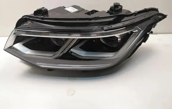 Volkswagen Tiguan Headlight/headlamp