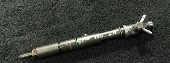 Audi A6 S6 C5 4B Fuel injector 059130201 043213383