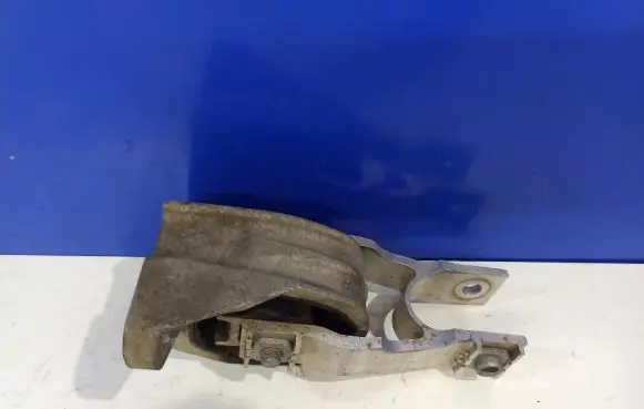 Volvo XC60 Engine mount bracket 32139936