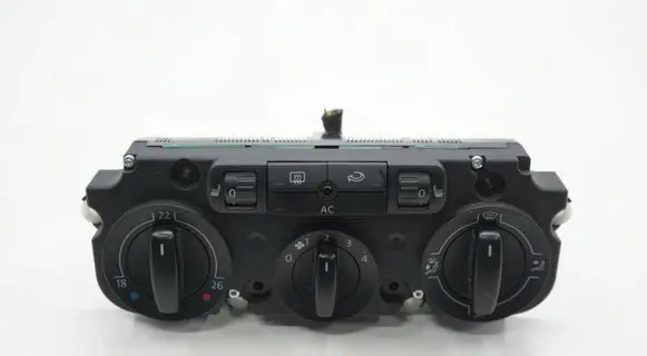 Volkswagen Tiguan Climate control unit 1K0820047HNACR 1K0820047HN