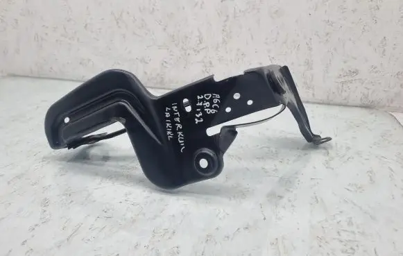 Audi A6 S6 C6 4F Intercooler pipe mounting bracket 4F0145814R