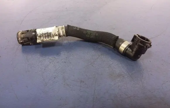Engine coolant pipe/hose