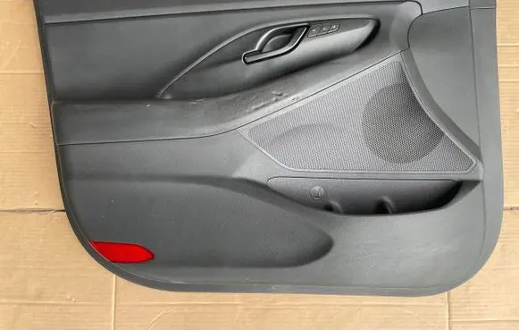 Hyundai i30 Front door card panel trim