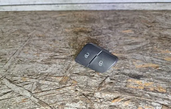 Volkswagen PASSAT B6 Central locking switch button 3C0962125B