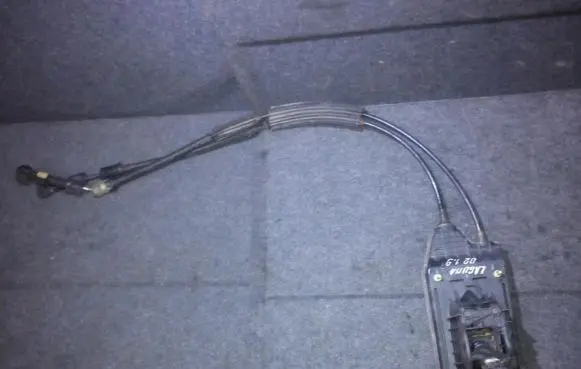 Renault Laguna II Gear shift cable linkage