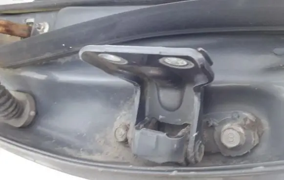 Mazda 626 Rear door lower hinge
