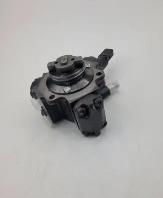 Mercedes-Benz Vito Viano W638 Fuel injection high pressure pump A6110700601