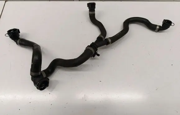 Mini Cooper Countryman F60 Engine coolant pipe/hose 7645477