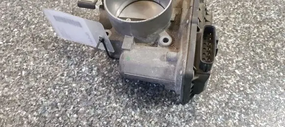 Toyota Camry Throttle valve 220300V010