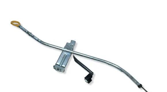 Lexus CT 200H Oil level dip stick 