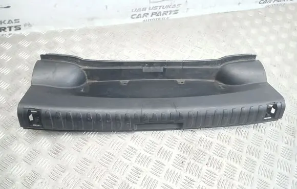 BMW 1 E81 E87 Trunk/boot sill cover protection 7123335