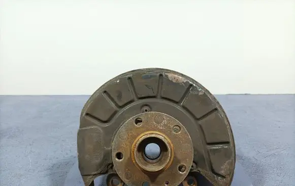 Skoda Superb B6 (3T) Front wheel hub spindle knuckle