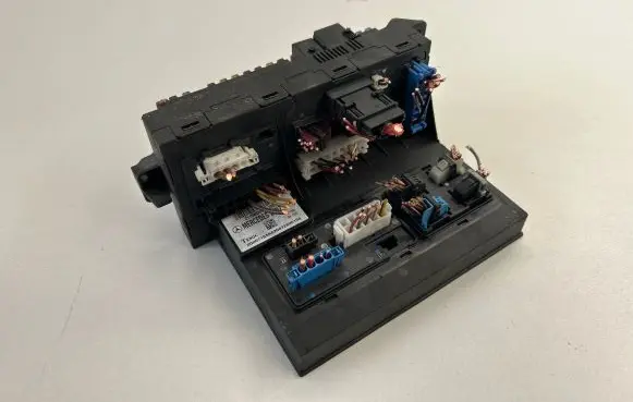 Mercedes-Benz E W211 Comfort/convenience module 2115453901