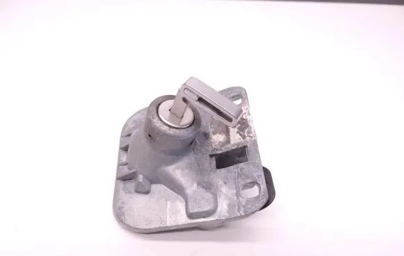 Volvo S80 Tailgate exterior lock 31253043 D70