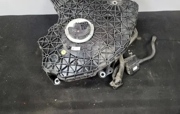 Audi A4 S4 B9 AdBlue liquid reservoir 8W0131878A 171440083 4067423AG