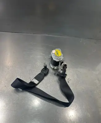 Subaru Legacy Front seatbelt 7S1610P 025538