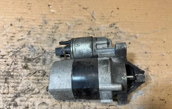 Renault Kangoo II Starter motor 8200266777E TS10E3 11A20790EC