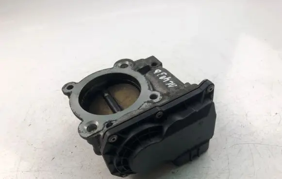 Volvo V70 Throttle valve 30711551