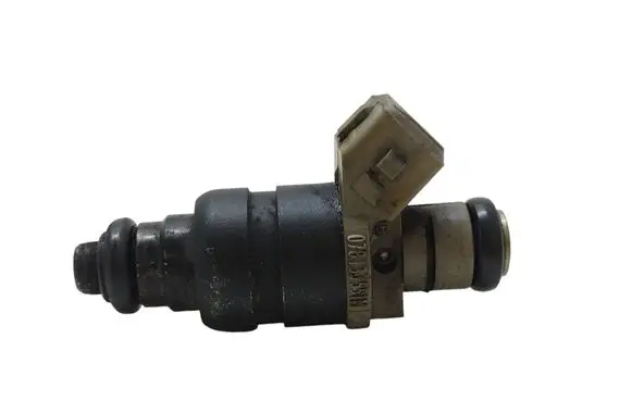 Audi A6 S6 C5 4B Fuel injector 078133551M