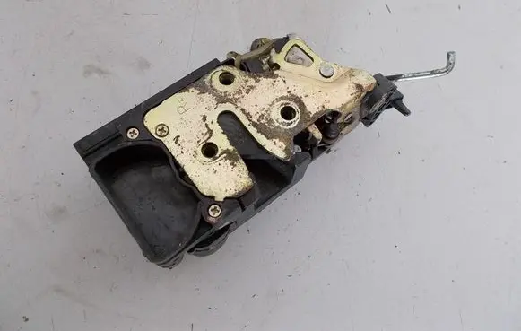 Chevrolet Nubira Rear door lock 
