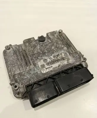 Volkswagen PASSAT B7 Engine control unit/module 03L907309AE 0281017946