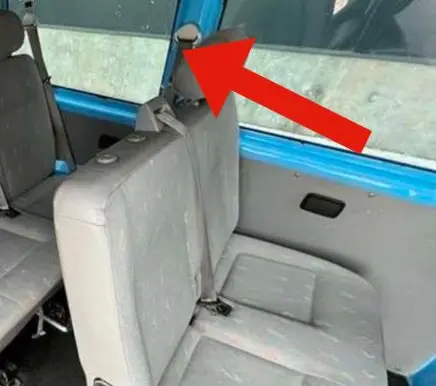 Volkswagen Transporter - Caravelle T5 Middle seatbelt (rear) 33028136 2204040714 WX0VY356