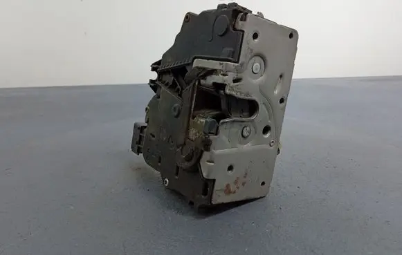 Citroen Jumper Front door lock 971047-100