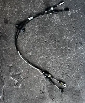 Volvo V40 Gear shift cable linkage 31325593