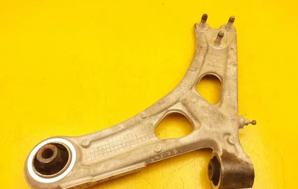 Citroen DS7 Crossback Front control arm 7ACHH1 0180677