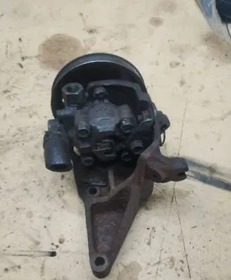 Mazda 626 Power steering pump