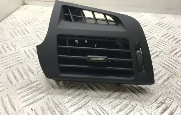 Toyota Verso Dashboard side air vent grill/cover trim 556500F020B0 556500F020