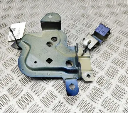 Audi e-tron Fender mounting bracket 4KE821467 4KE821471