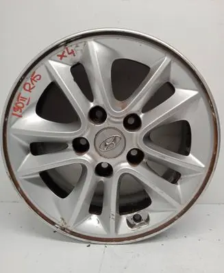Hyundai i30 R15 alloy rim 