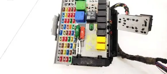 Opel Zafira A Fuse box set 24412497