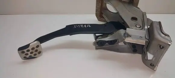 Nissan X-Trail T30 Brake pedal 