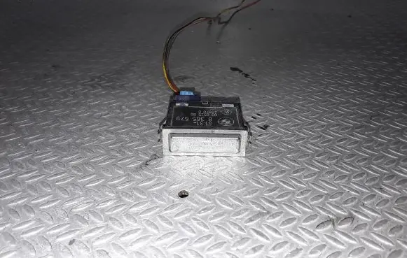BMW X5 E53 Tailgate opening switch 61318365579