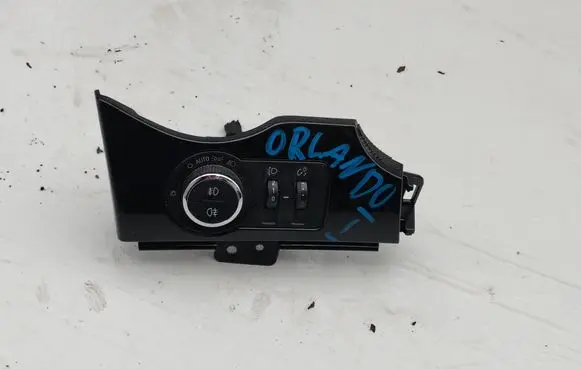 Chevrolet Orlando Light switch 13301752