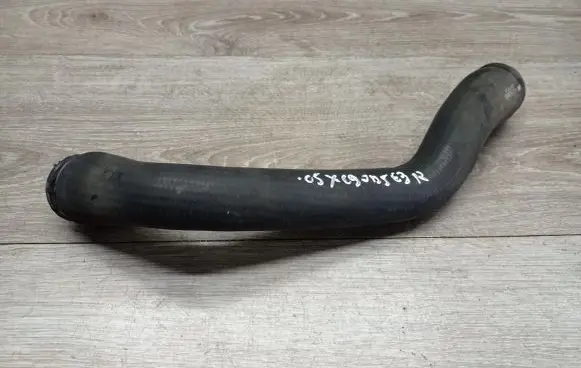 Volvo XC90 Engine coolant pipe/hose 30680913