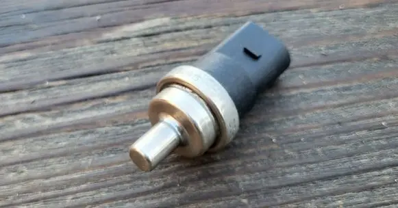 Volkswagen PASSAT B5 Coolant temperature sensor 269415