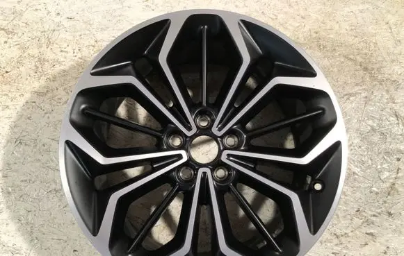 R18 alloy rim