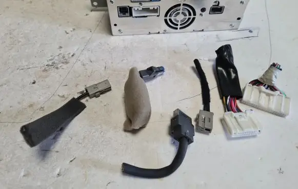 Nissan Leaf I (ZE0) Sound system wiring loom 25153ND0D QY7201ND