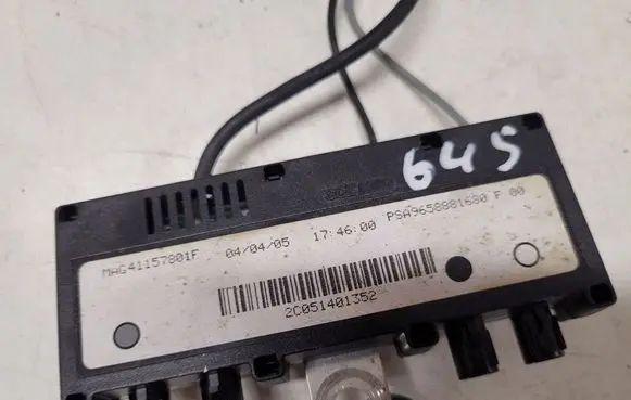 Peugeot 407 Aerial antenna amplifier PSA9658881680F00 MAG41157801F 2C051401352