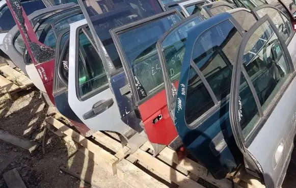 KIA Carnival Rear door PURPLE