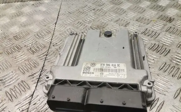 Volkswagen Touareg I Engine control unit/module 070906016bc