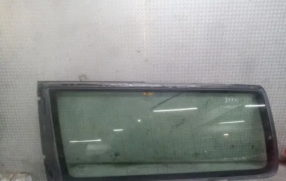 Volvo V70 Rear side window